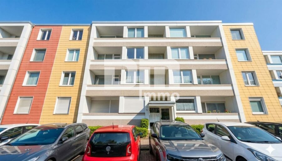 Gepflegte Dreizimmerwohnung mit Loggia in idyllischer Ortsrandlage /Campusnähe - Frontansicht